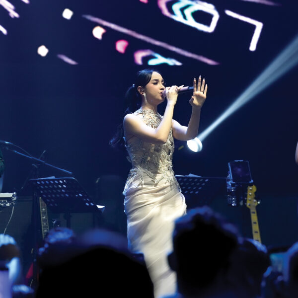 Penampilan musisi di panggung BK Fest 2024 di Balai Sarbini Jakarta dengan suasana konser dan penonton yang antusias